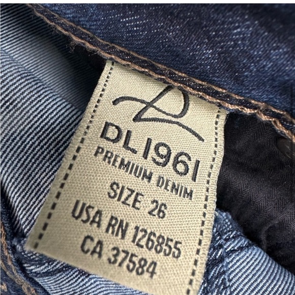 DL1961 Cindy Slim Bootcut in Sonic - Picture 6 of 10